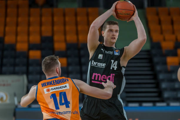 体育精神研 体育精神研