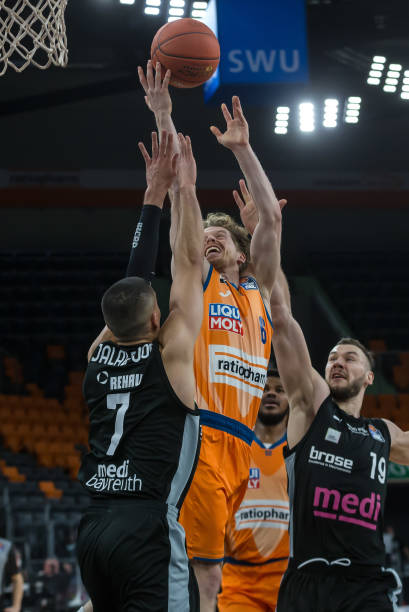 的夜袭事件 的夜袭事件